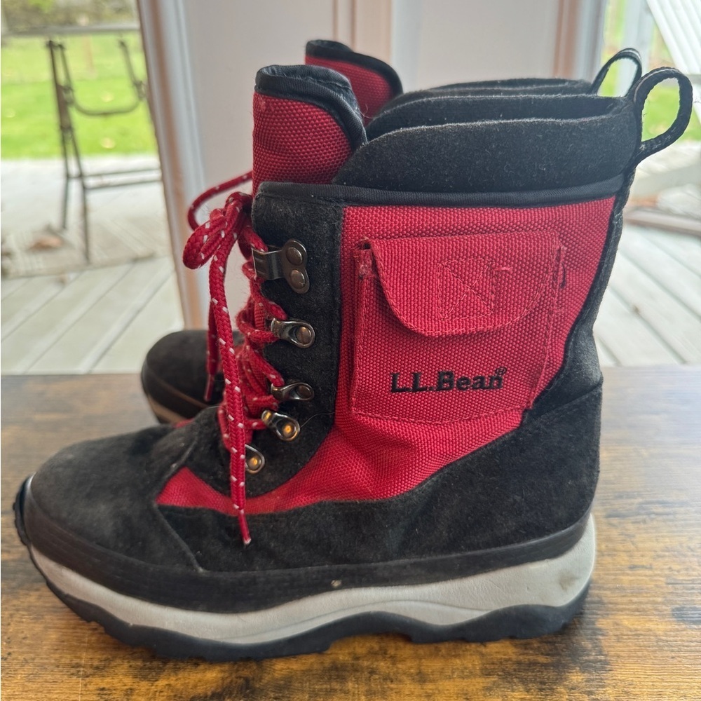 L.L. Bean Red and Black Suede Lace Up Snow Boots
Size 7 (kids) 8.5 (women’s)